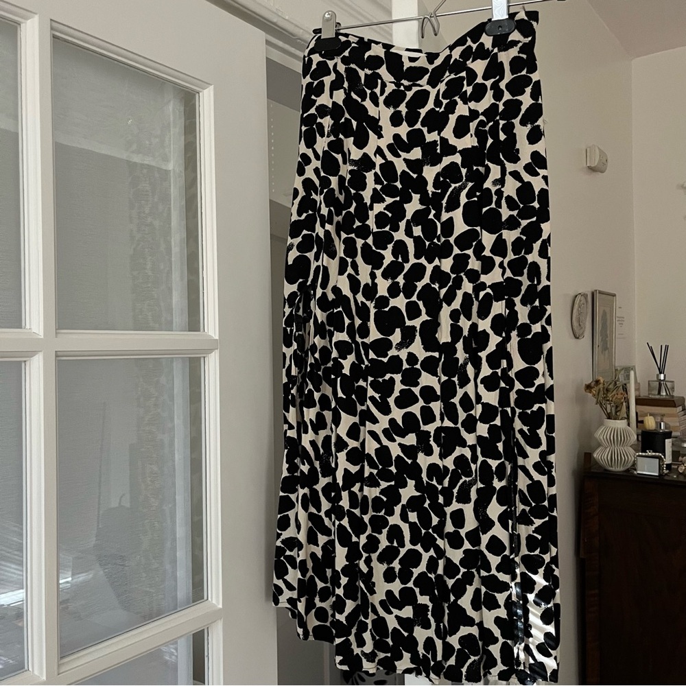 Animal printed skirt with slit